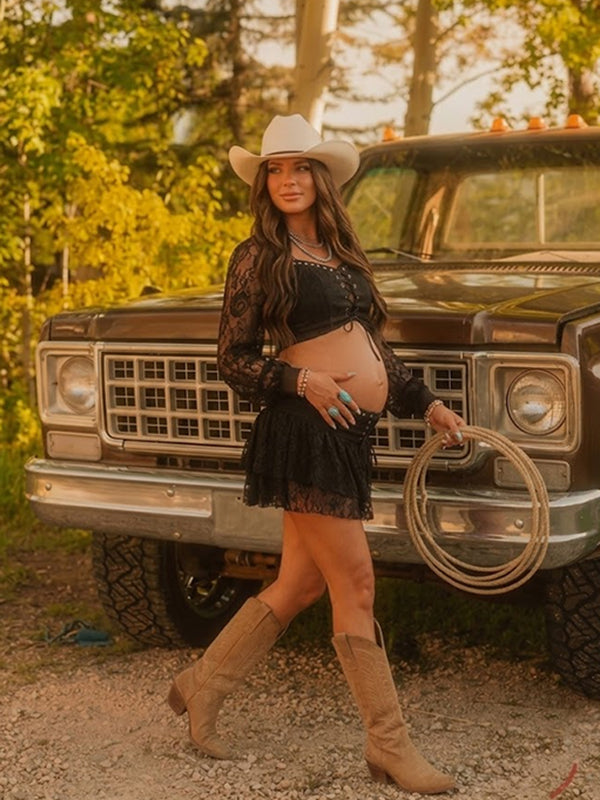 AURA MATERNITY
