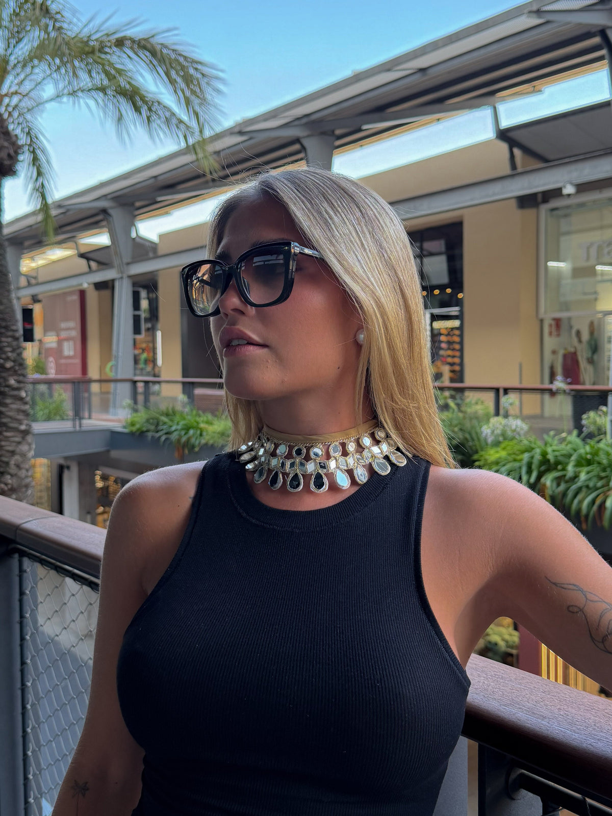 Collar choker espejos gota dorado