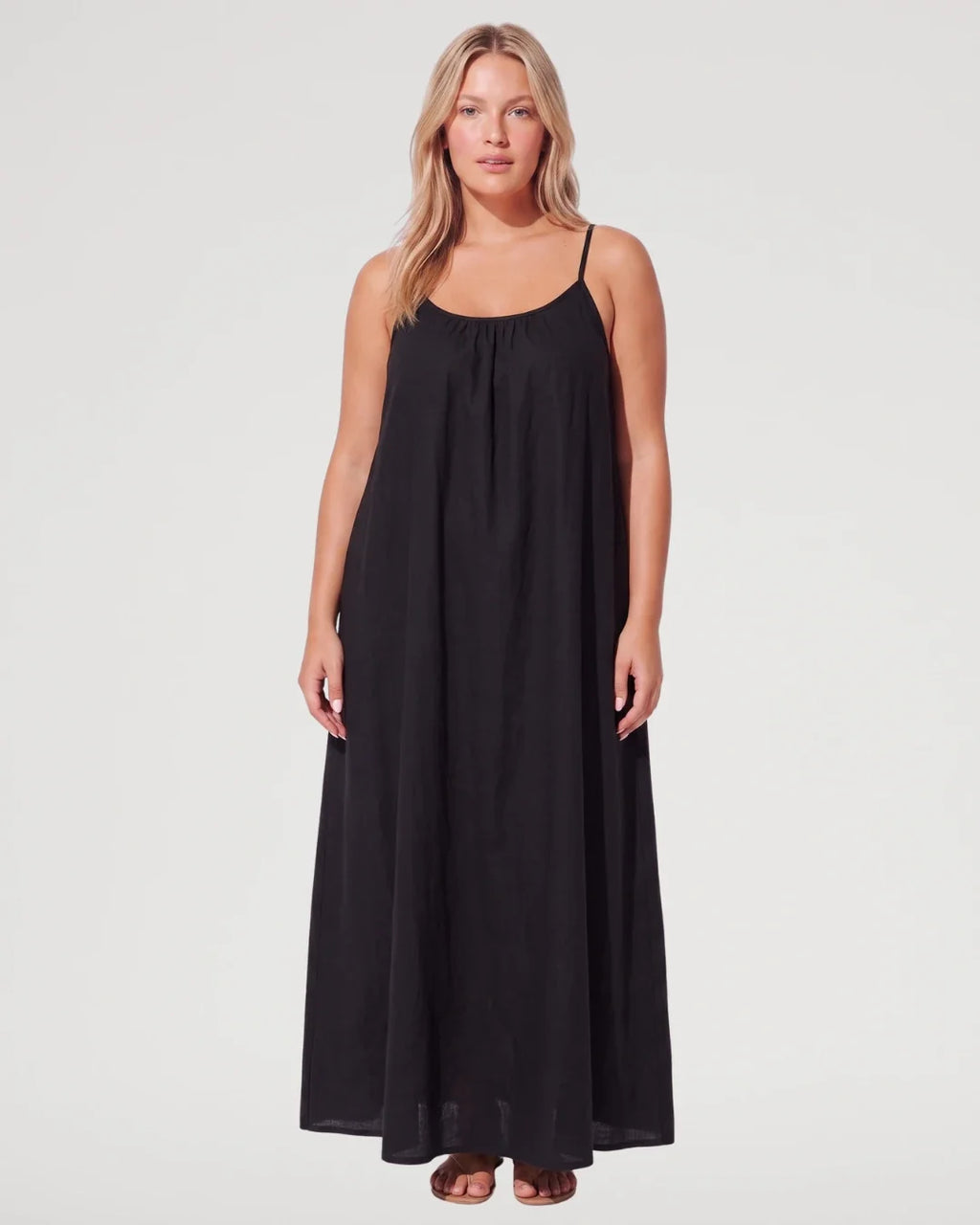 Vestido Maxi Fluido de Tirantes con Espalda Abierta - Aura Barcelona