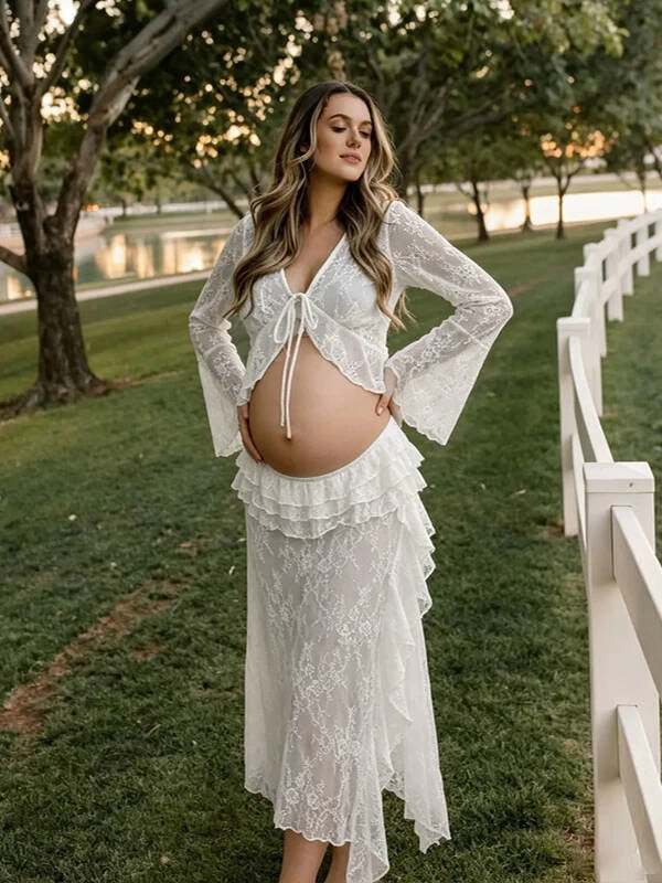 Vestido Premamá Blanco de Encaje con Manga Acampanada
