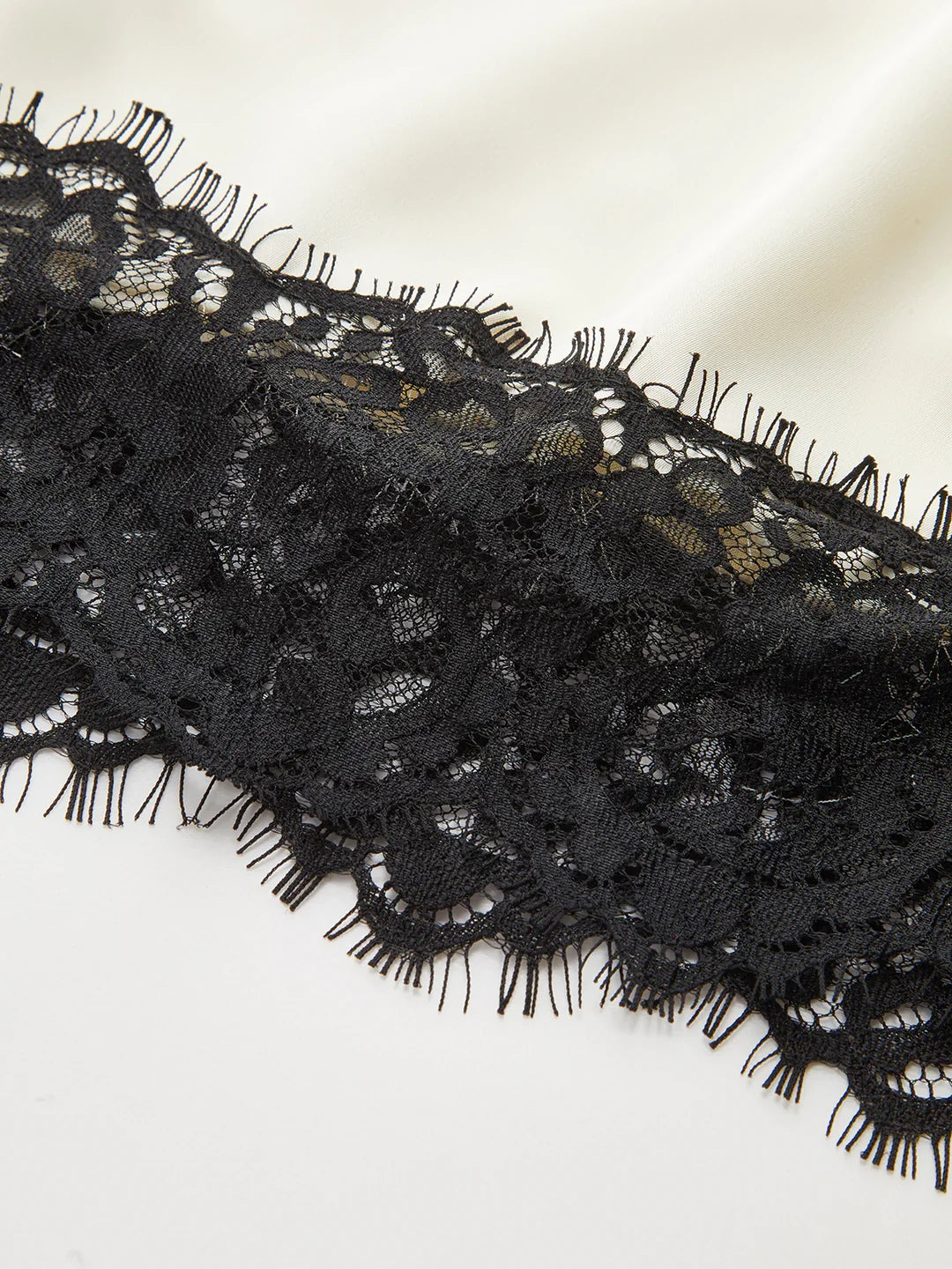 Top Lencero de Satén con Encaje Negro - Aura Barcelona