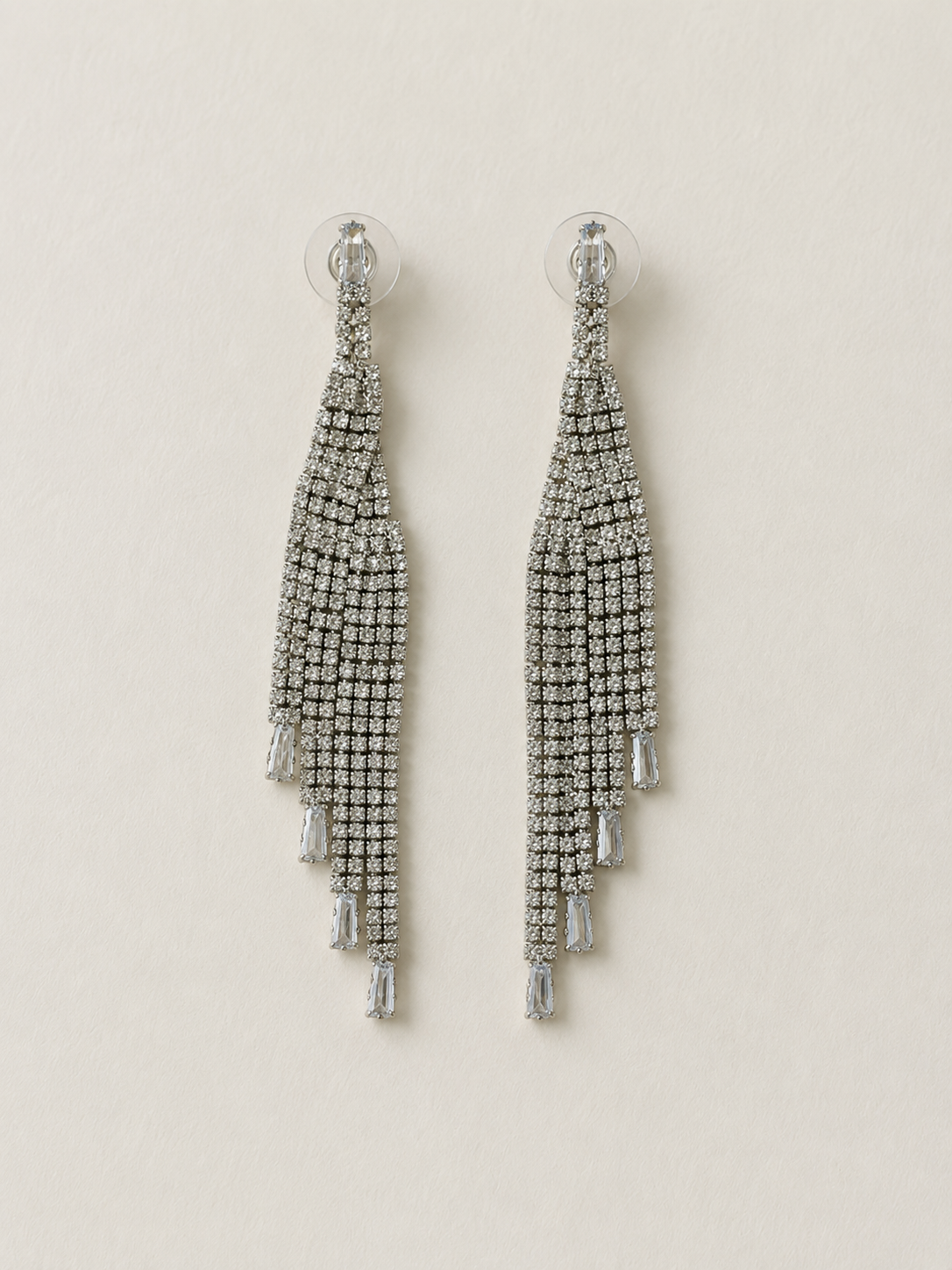 Pendientes cascada asimétrica brillantes plateados