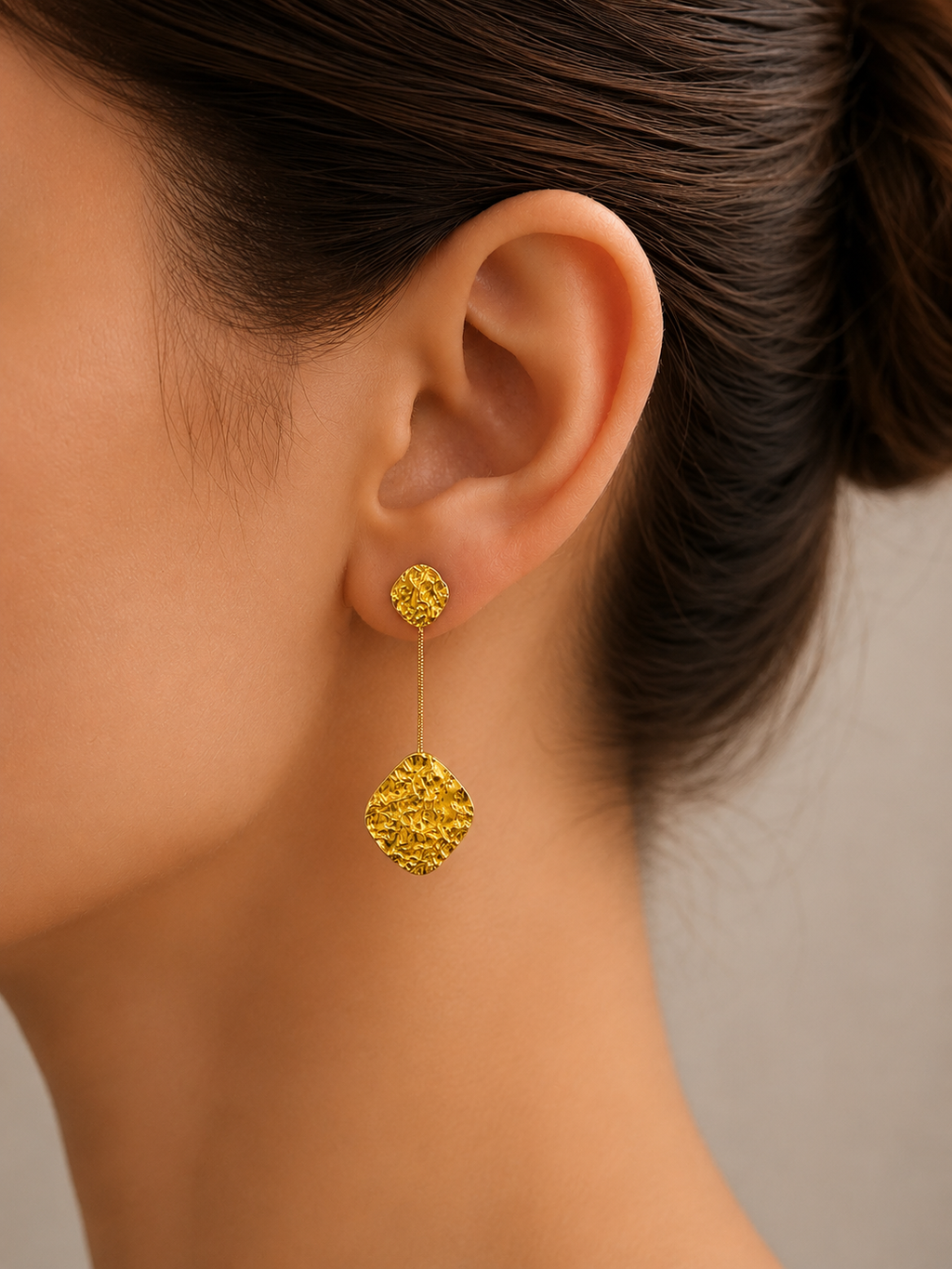 Pendientes largos rombos picados dorados