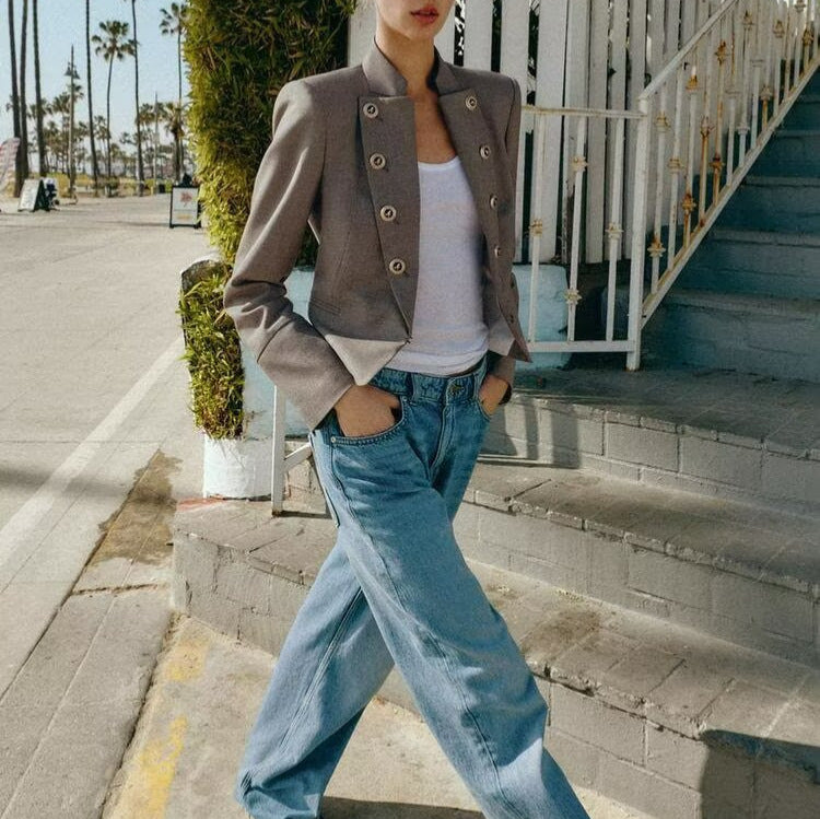 Blazer Militar para Mujer | Chaqueta Corta Entallada con Botones Dorados