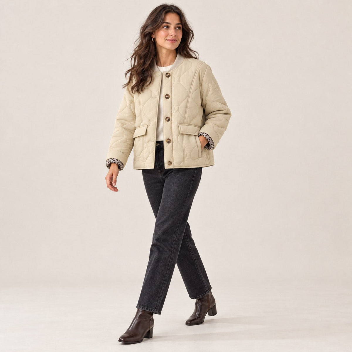 Chaqueta Acolchada Corta para Mujer | Guateada con Botones y Forro de Leopardo