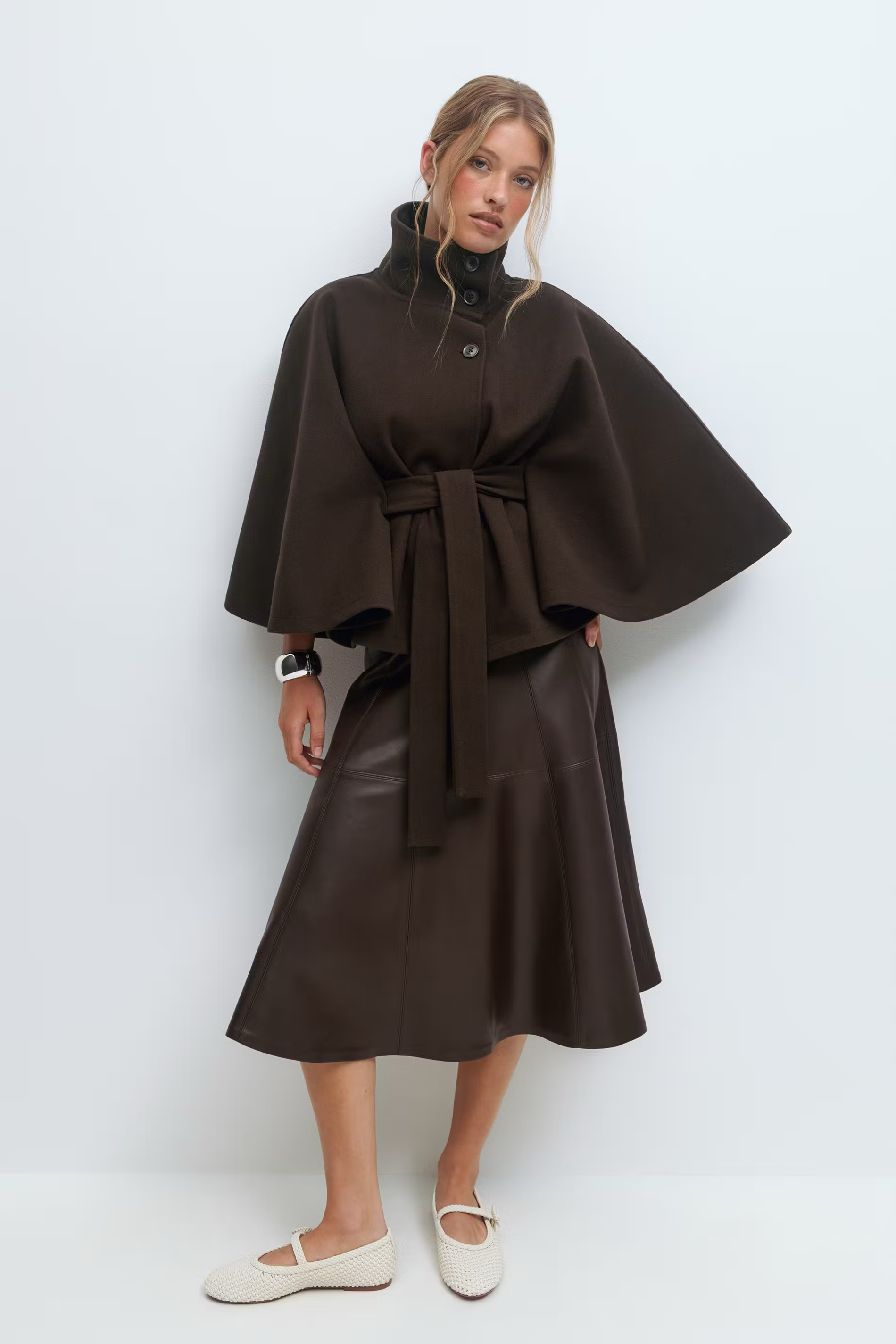 Cayetana™ | Capa elegante con cintura ajustable - Aura Barcelona - imagen 5