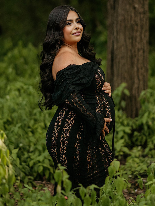 Vestido Premamá Maxi Negro de Encaje con Hombros Descubiertos y Volantes