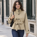 Gabardina Corta para Mujer | Trench Cruzado con Cuello Alto y Cinturón