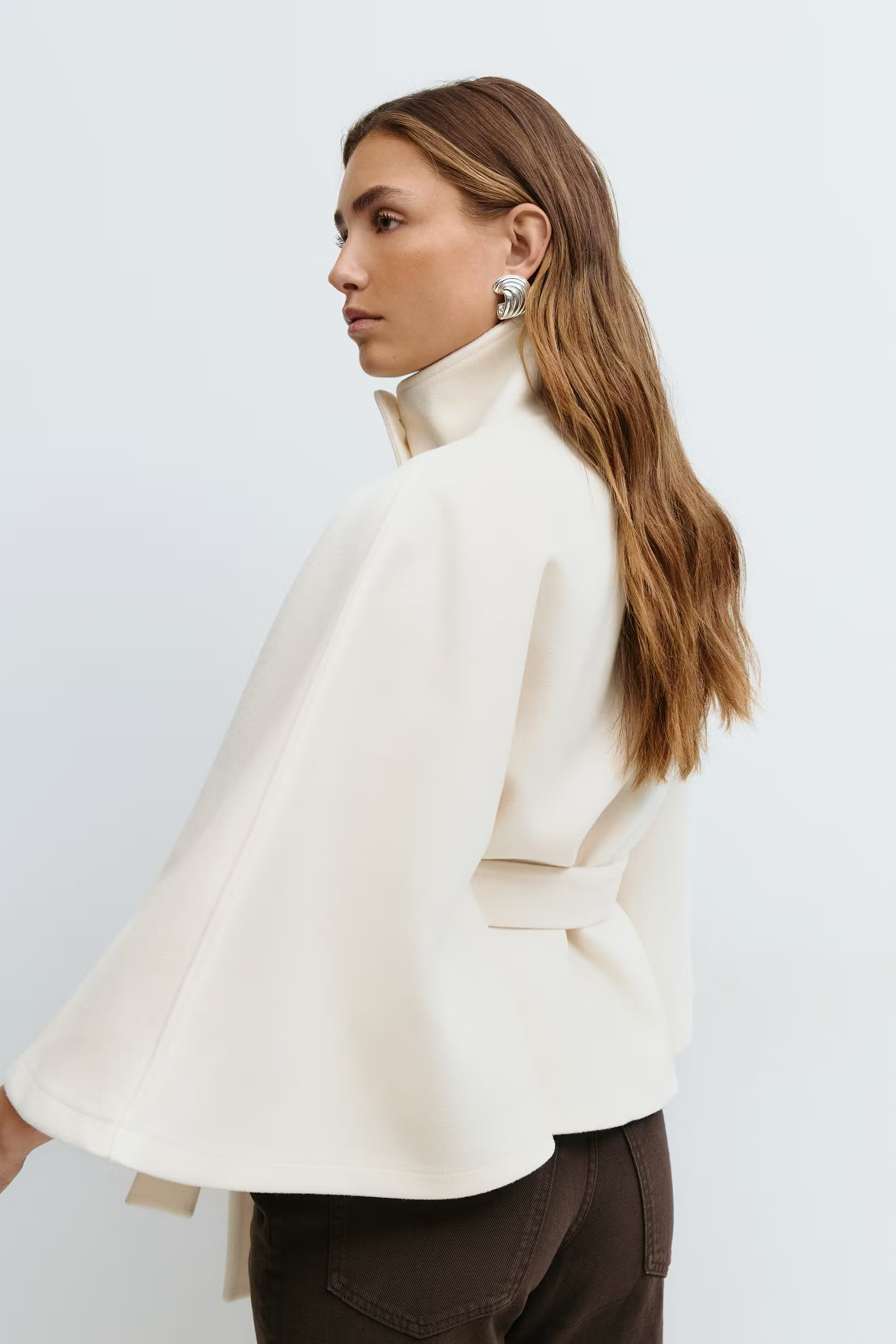 Cayetana™ | Capa elegante con cintura ajustable - Aura Barcelona - imagen 16